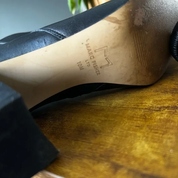 Marc Fisher Unno Point-Toe Leather Booties size 10 - Picture 8 of 11